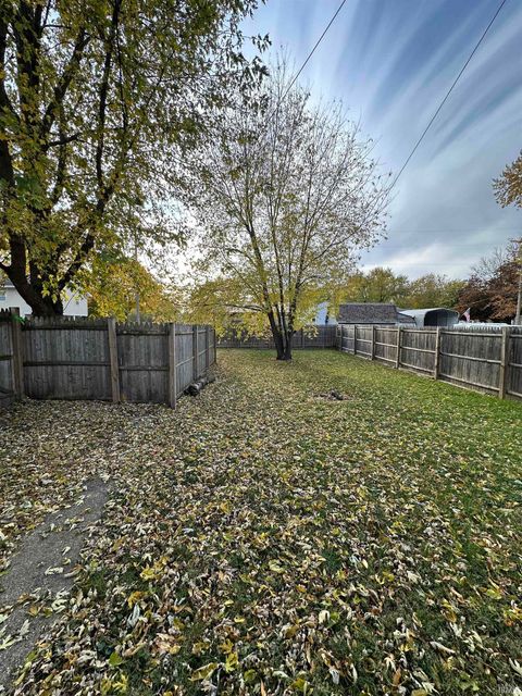 Tiny photo for 722 S Market Street, Winamac, IN 46996 (MLS # 202547092)