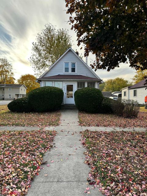 Photo of 722 S Market Street, Winamac, IN 46996 (MLS # 202547092)