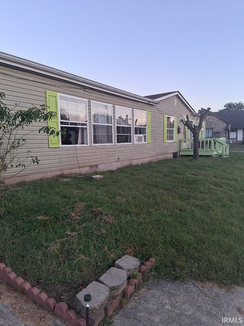 Photo of 389 B NE Street, Linton, IN 47441 (MLS # 202640573)
