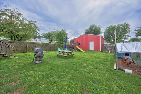 Tiny photo for 611 15th Street, Tell City, IN 47586 (MLS # 202626811)