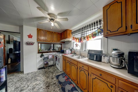 Tiny photo for 611 15th Street, Tell City, IN 47586 (MLS # 202626811)