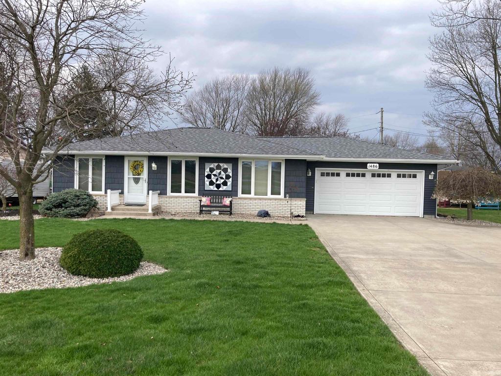 Photo of 1486 Clark Avenue, Bluffton, IN 46714 (MLS # 202611001)