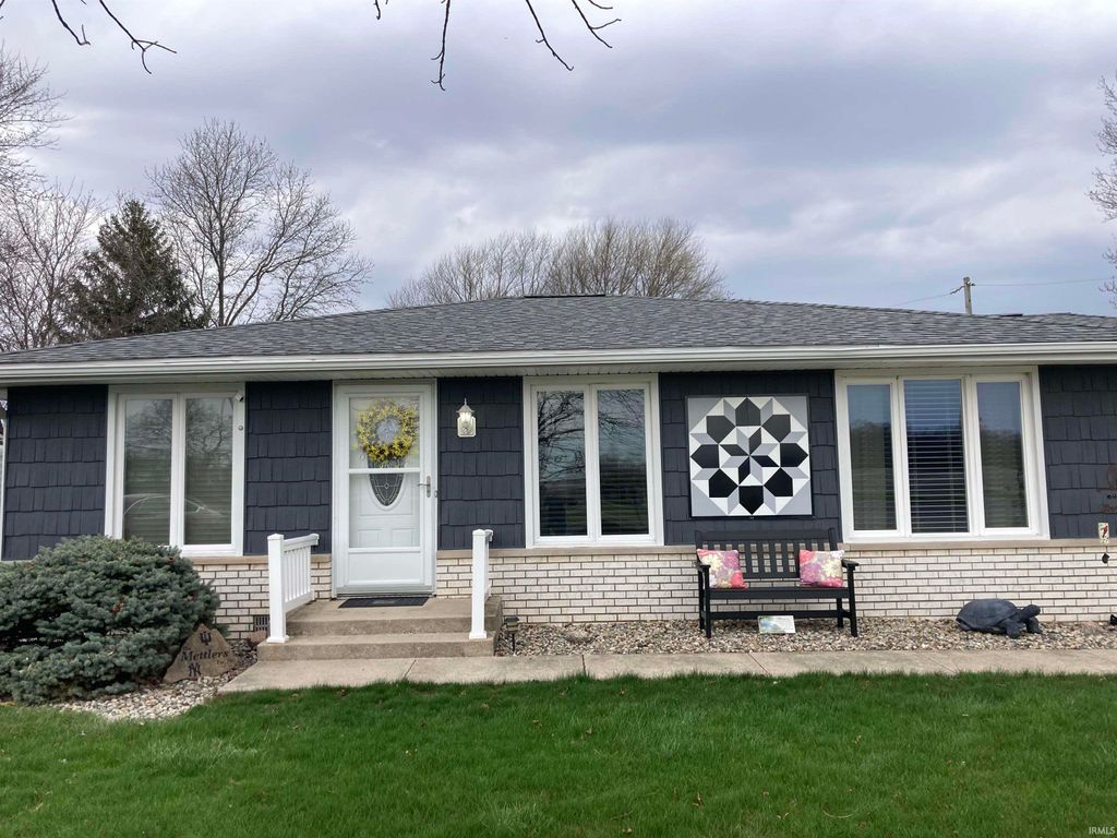 Photo of 1486 Clark Avenue, Bluffton, IN 46714 (MLS # 202611001)