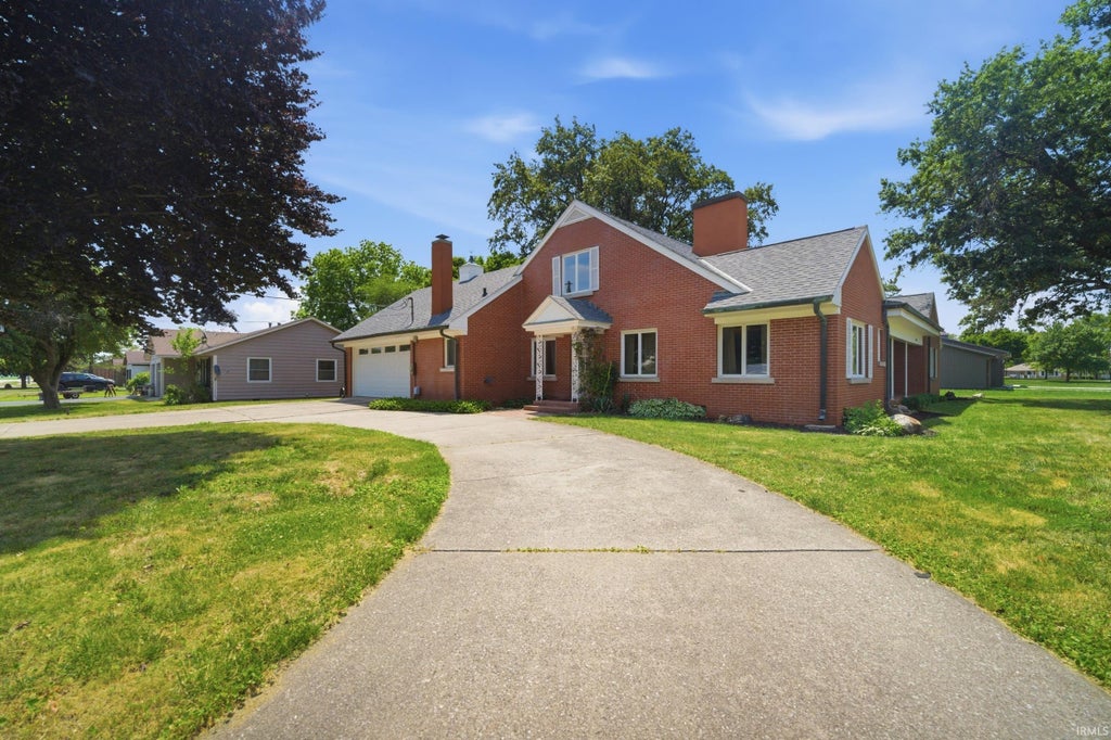 Photo of 307 N Sixth Street, Kentland, IN 47951 (MLS # 202622166)