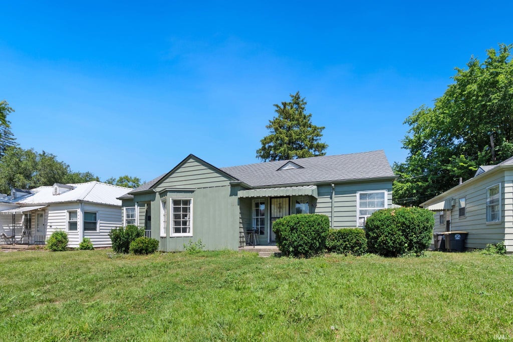 Photo of 1619-1621 E Rudisill Boulevard, Fort Wayne, IN 46806 (MLS # 202632670)