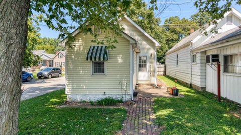 Tiny photo for 2474 W Virginia Street, Evansville, IN 47712 (MLS # 202635353)