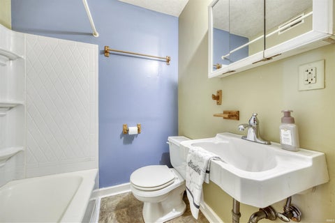 Tiny photo for 2474 W Virginia Street, Evansville, IN 47712 (MLS # 202635353)