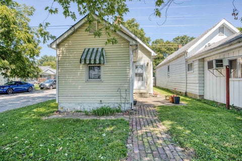 Tiny photo for 2474 W Virginia Street, Evansville, IN 47712 (MLS # 202635353)