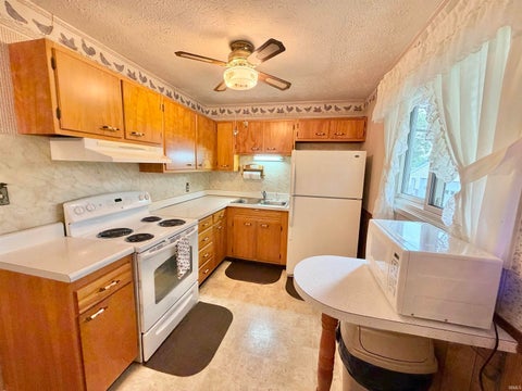 Tiny photo for 138 Schiele Road, Logansport, IN 46947 (MLS # 202628865)