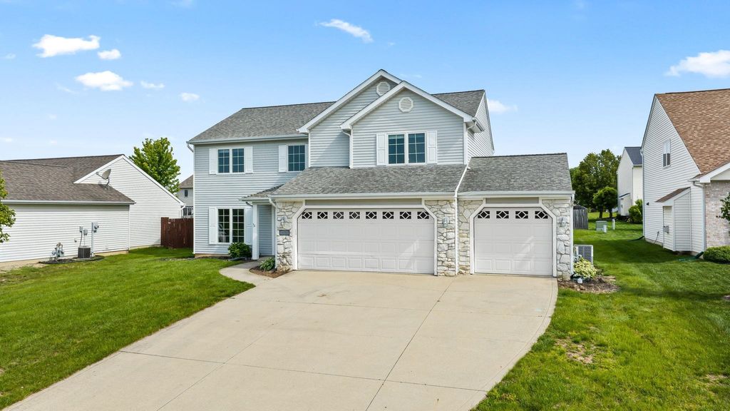 Photo of 14933 Knobcone Court, Fort Wayne, IN 46814 (MLS # 202617972)