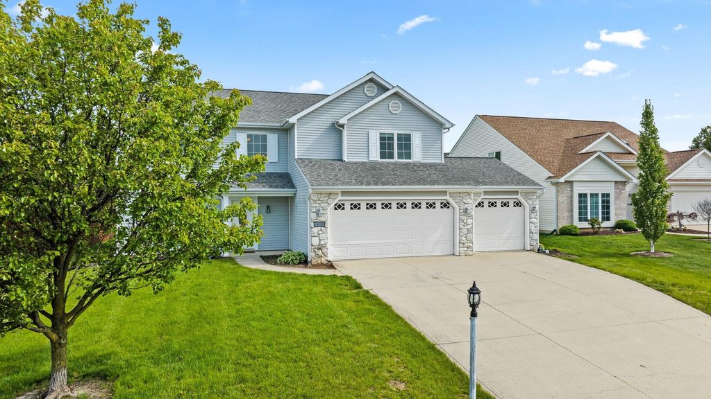 Photo of 14933 Knobcone Court, Fort Wayne, IN 46814 (MLS # 202617972)