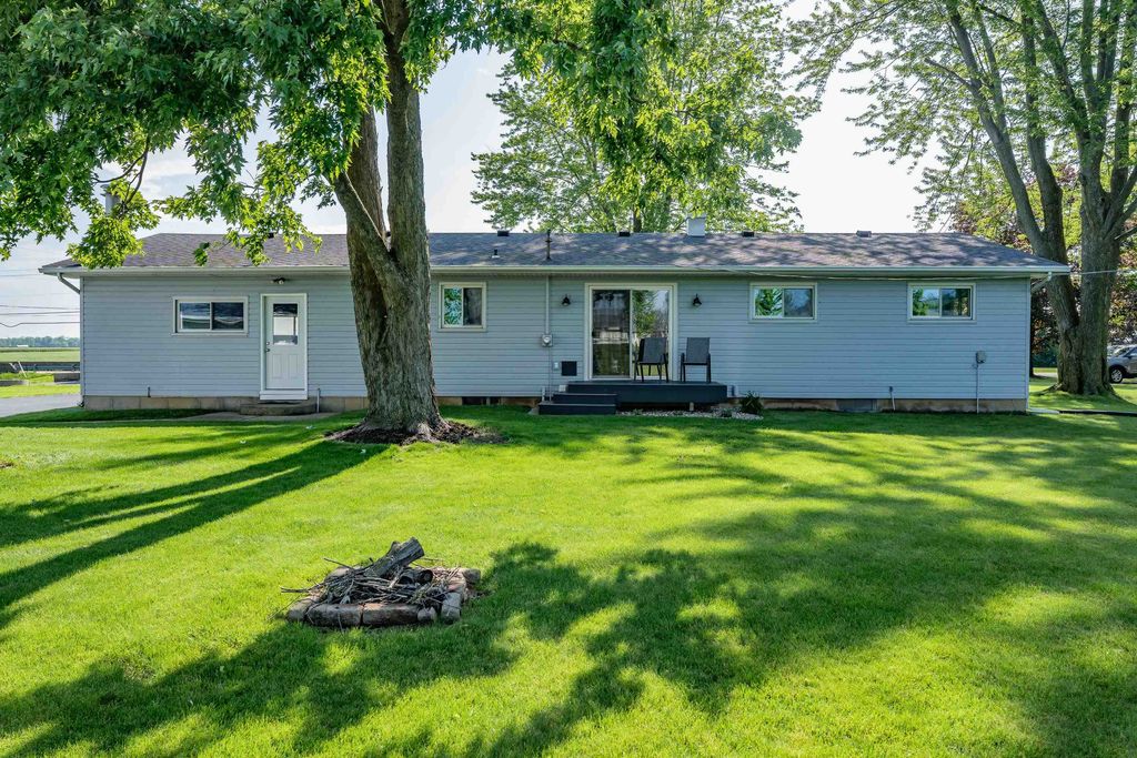 Photo of 14218 Minnich Road, Hoagland, IN 46745 (MLS # 202619535)