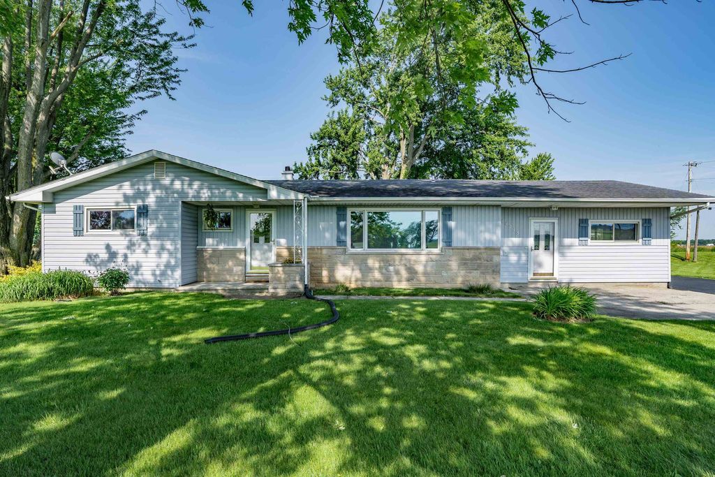Photo of 14218 Minnich Road, Hoagland, IN 46745 (MLS # 202619535)