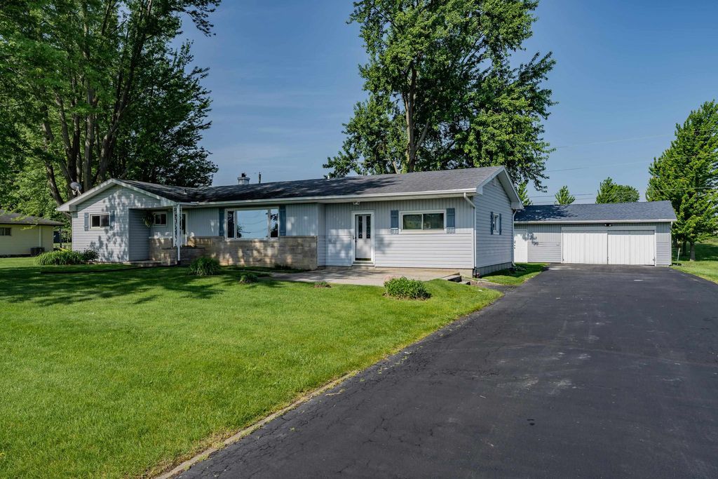 Photo of 14218 Minnich Road, Hoagland, IN 46745 (MLS # 202619535)