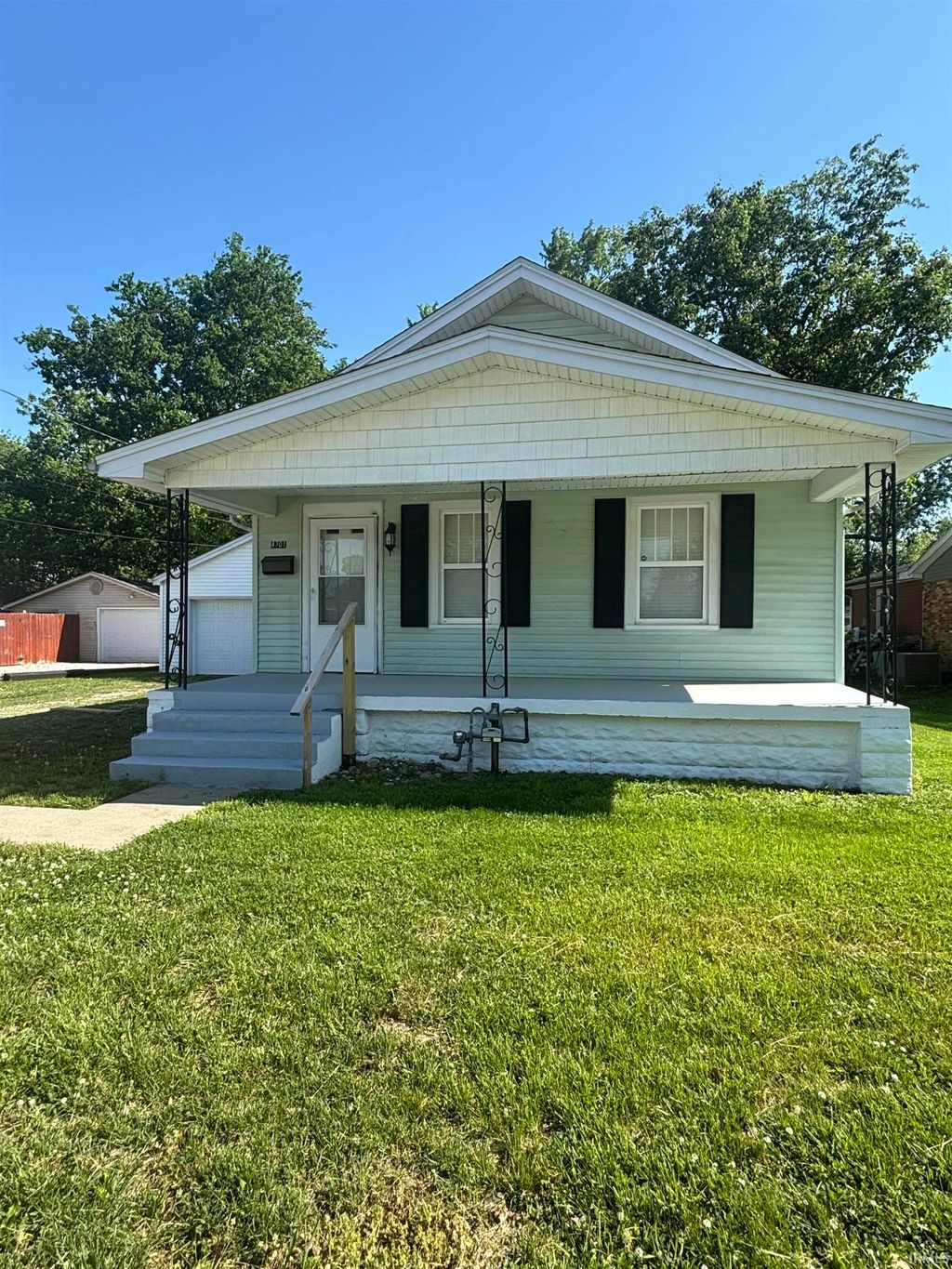 Photo of 4701 Pollack Avenue, Evansville, IN 47714 (MLS # 202615392)