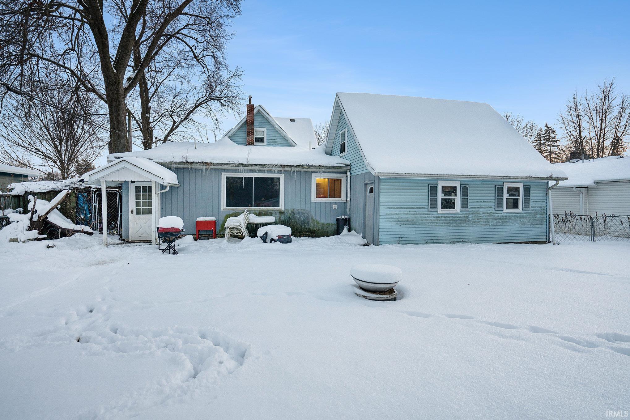 Goshen, Indiana 46526, United States, 4 Bedrooms Bedrooms, ,2 BathroomsBathrooms,Residential,Pending,251323