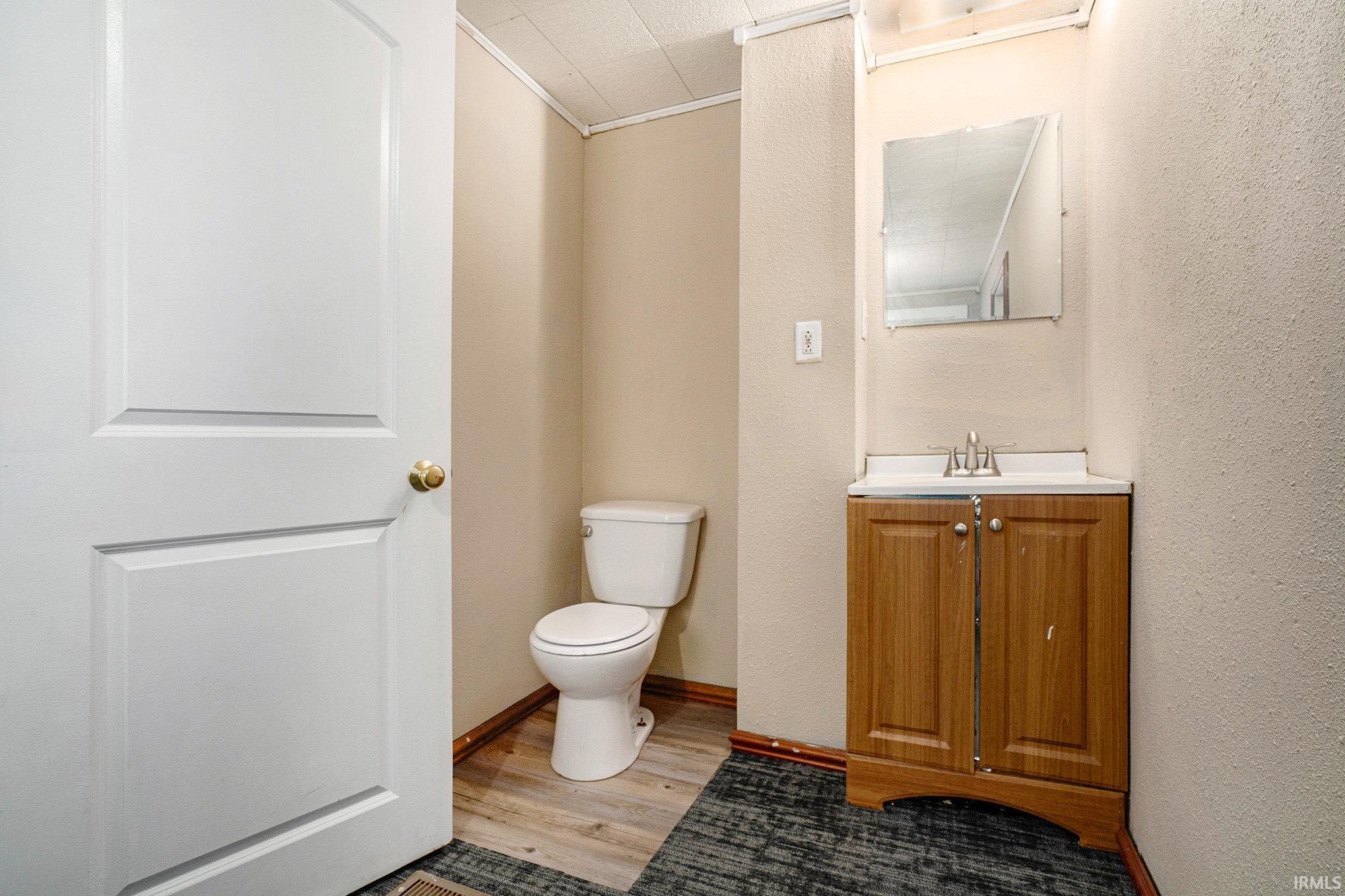 Goshen, Indiana 46526, United States, 4 Bedrooms Bedrooms, ,2 BathroomsBathrooms,Residential,Pending,251323