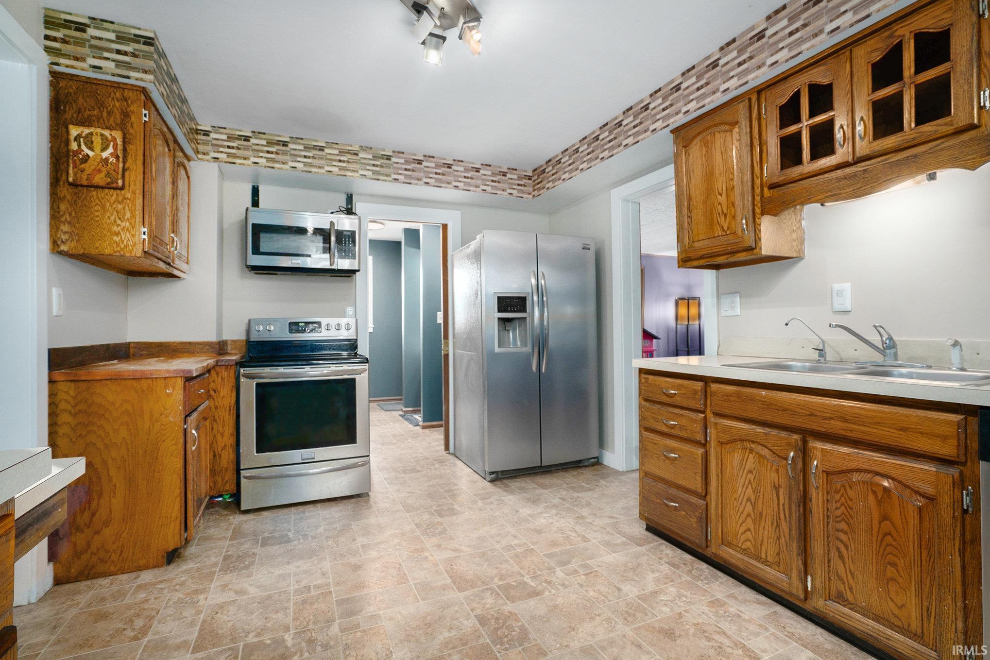 Goshen, Indiana 46526, United States, 4 Bedrooms Bedrooms, ,2 BathroomsBathrooms,Residential,Pending,251323