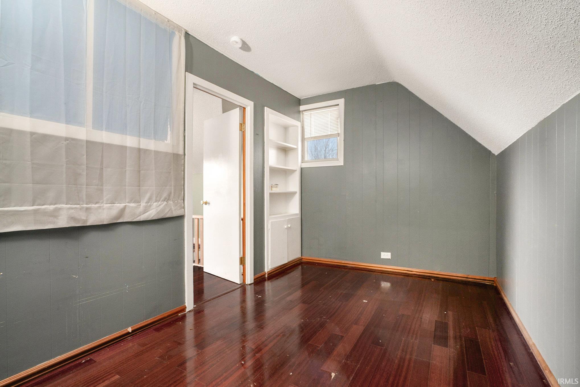 Goshen, Indiana 46526, United States, 4 Bedrooms Bedrooms, ,2 BathroomsBathrooms,Residential,Pending,251323