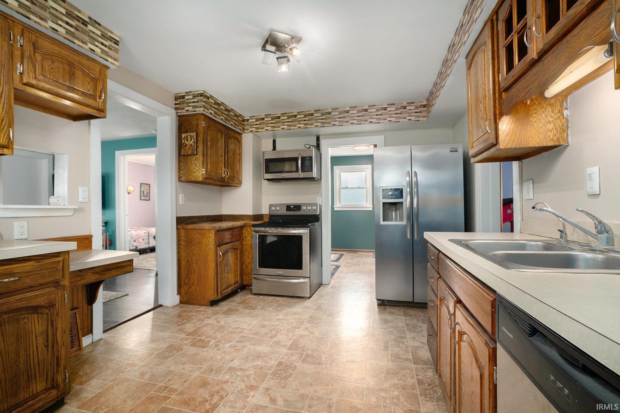 Goshen, Indiana 46526, United States, 4 Bedrooms Bedrooms, ,2 BathroomsBathrooms,Residential,Pending,251323