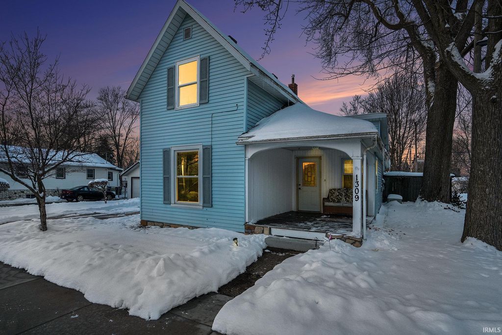 Photo of 1309 West Avenue, Goshen, IN 46526 (MLS # 202548028)