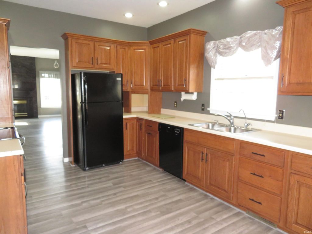 Photo of 1244 Westbrooke Court, Goshen, IN 46528 (MLS # 202536990)