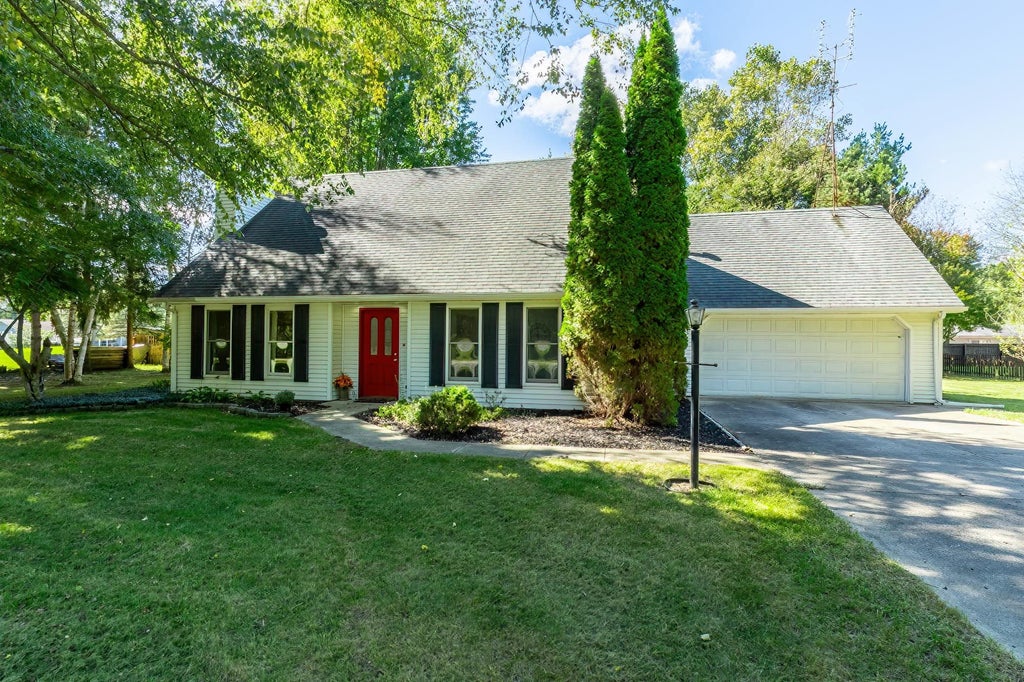 Photo of 1335 N 160 W, Angola, IN 46703 (MLS # 202641461)