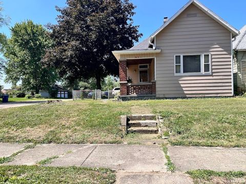 Photo of 931 20th Street, Logansport, IN 46947 (MLS # 202533228)