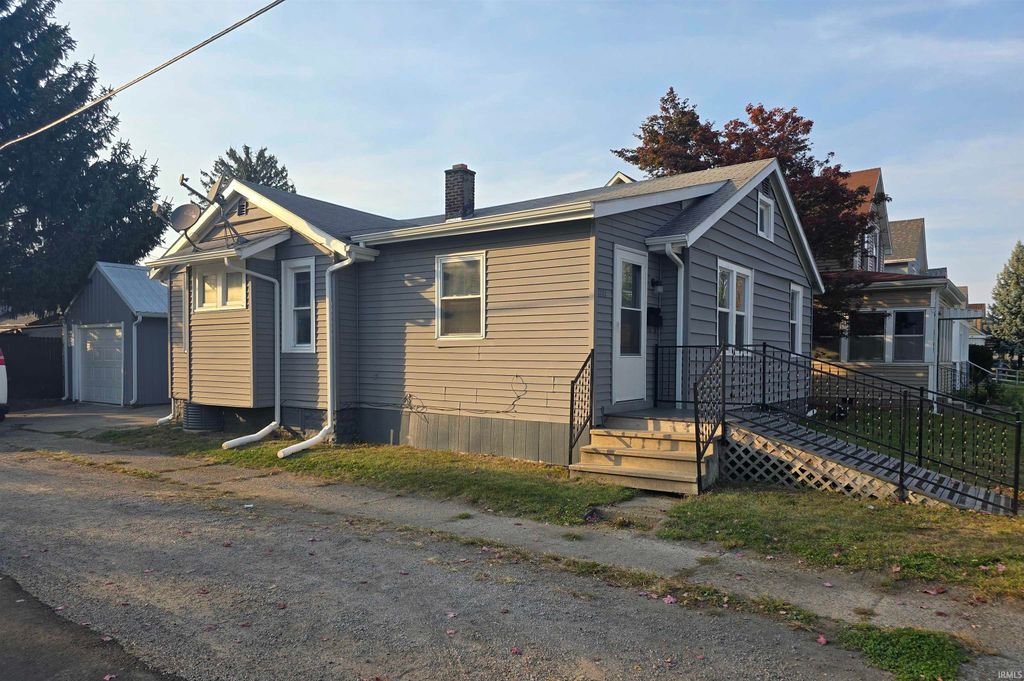 Photo of 1101 Saint Marys Avenue, Fort Wayne, IN 46808 (MLS # 202608895)