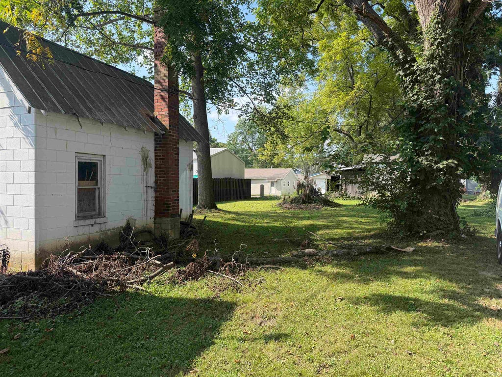 Photo of 805 27Th Street, Bedford, IN 47421 (MLS # 202639664)