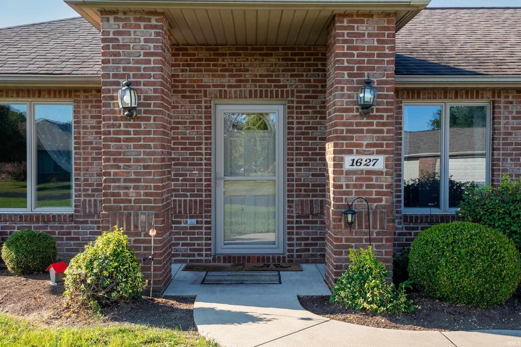 Photo of 1627 S Patriot Drive, Yorktown, IN 47396 (MLS # 202536478)