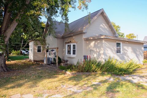 Tiny photo for 63 W 145 S, Bringhurst, IN 46913 (MLS # 202538018)