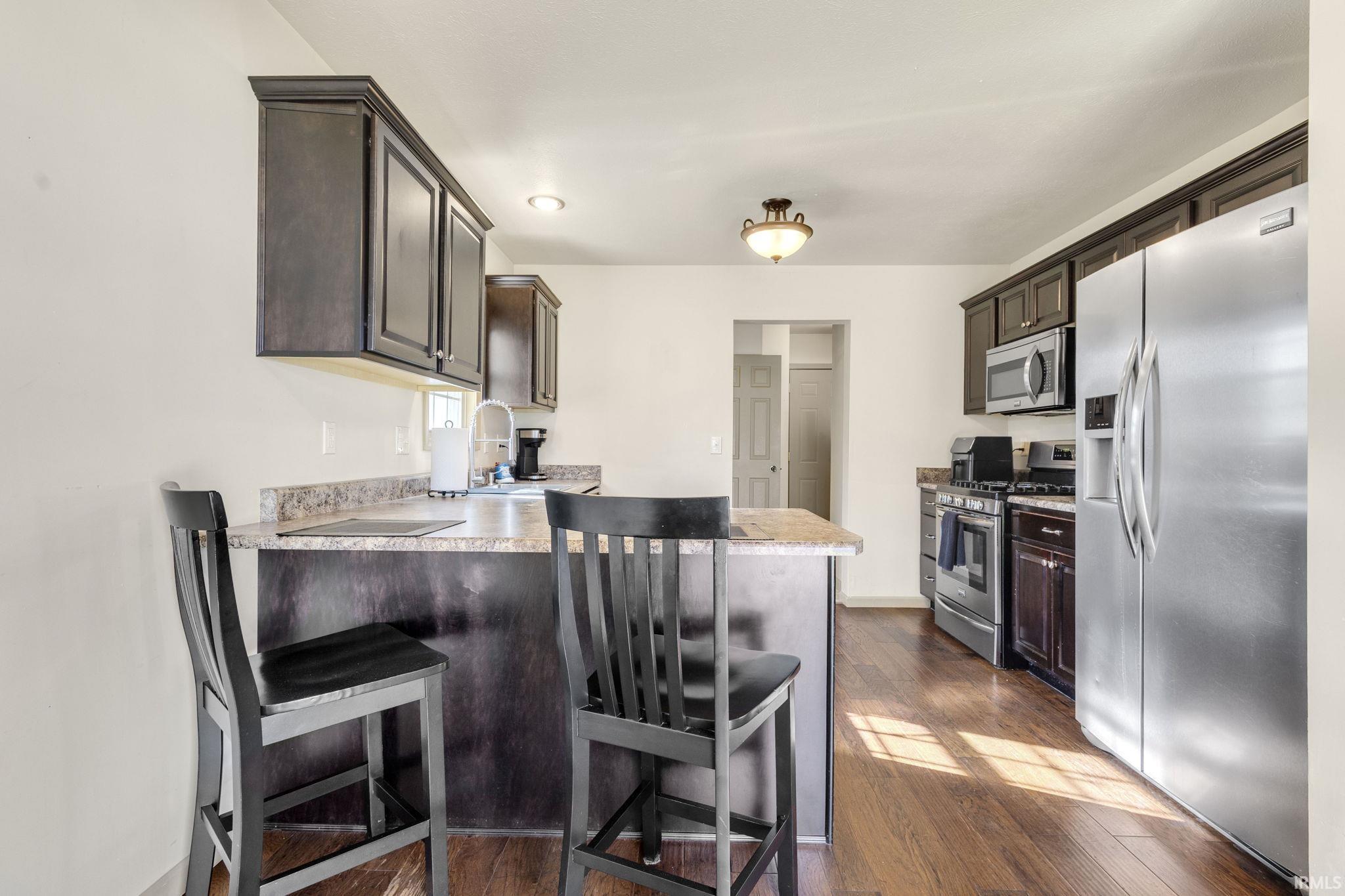 South Bend, Indiana 46628, United States, 3 Bedrooms Bedrooms, ,3 BathroomsBathrooms,Residential,Active,232145