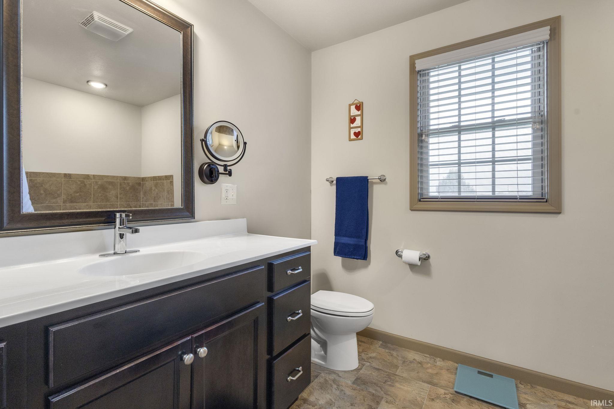 South Bend, Indiana 46628, United States, 3 Bedrooms Bedrooms, ,3 BathroomsBathrooms,Residential,Active,232145