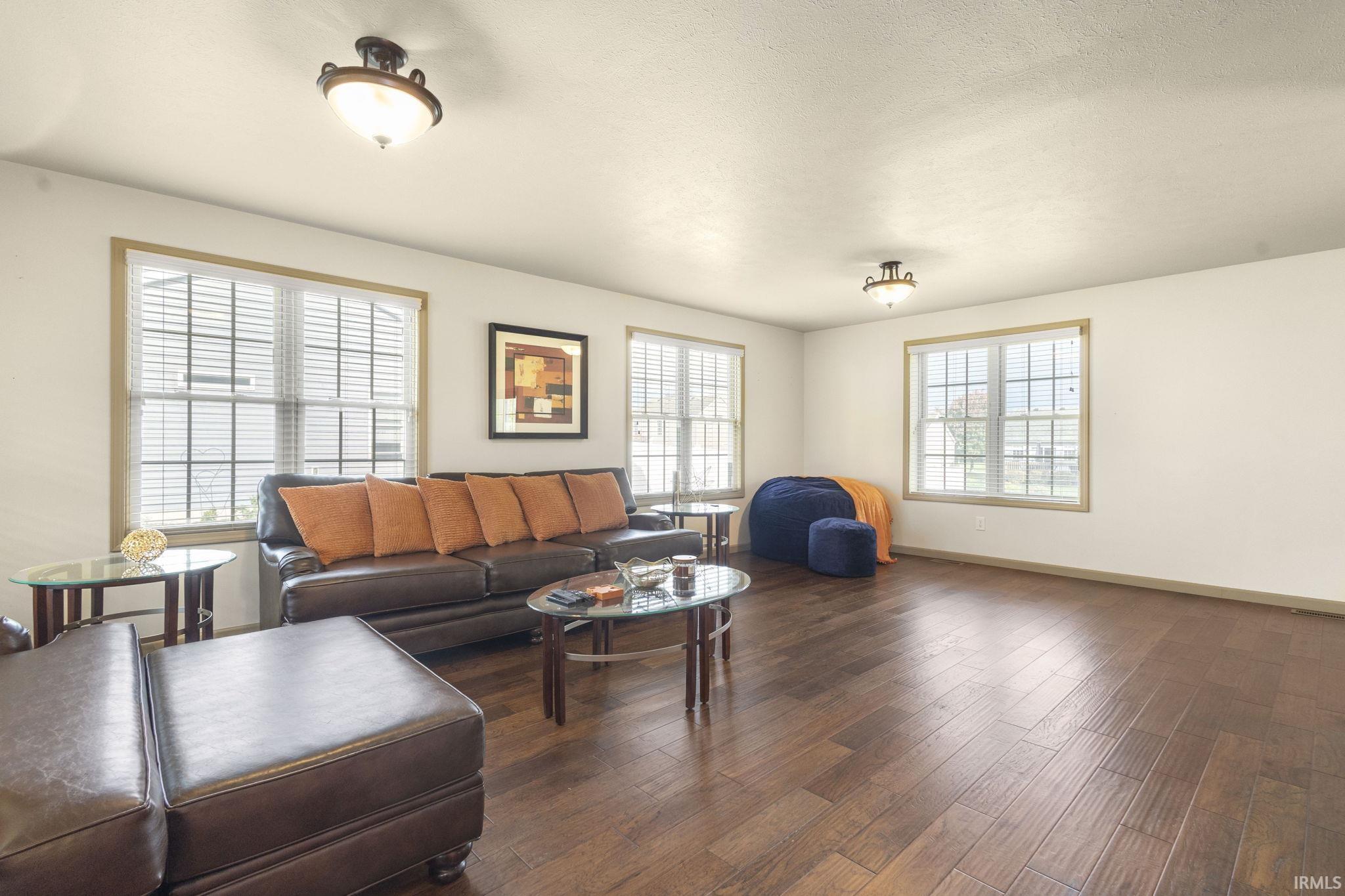 South Bend, Indiana 46628, United States, 3 Bedrooms Bedrooms, ,3 BathroomsBathrooms,Residential,Active,232145