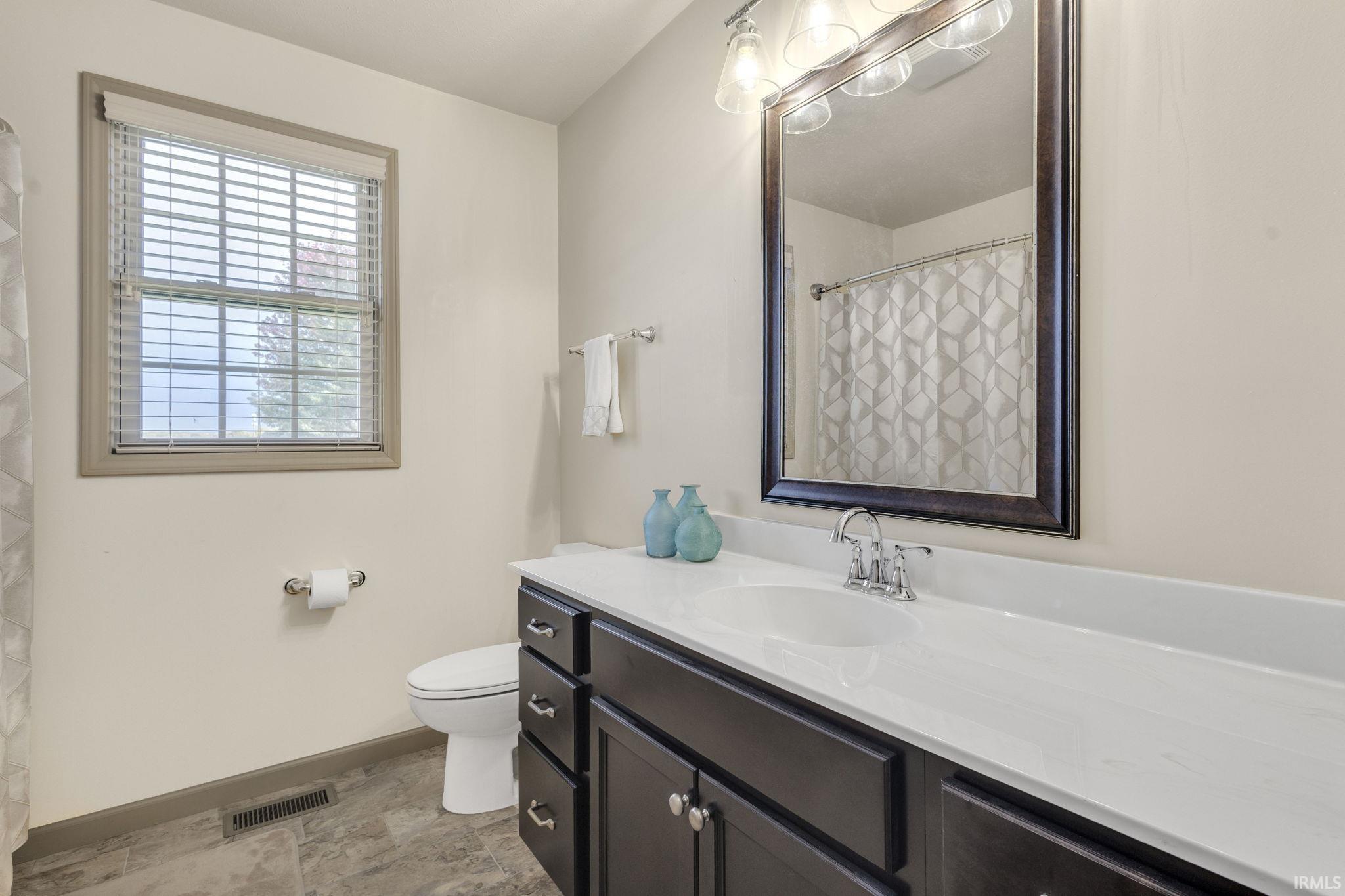 South Bend, Indiana 46628, United States, 3 Bedrooms Bedrooms, ,3 BathroomsBathrooms,Residential,Active,232145