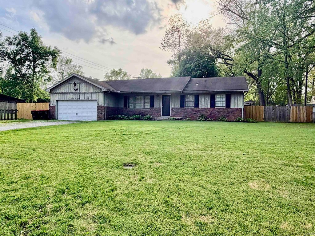 Photo of 715 Carole Place, Newburgh, IN 47630 (MLS # 202609263)