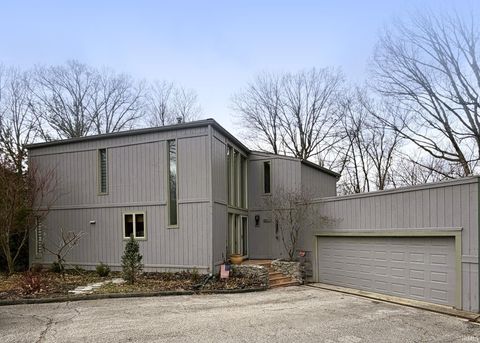 Photo of 2812 W Fawkesway Drive, Bloomington, IN 47404 (MLS # 202605835)