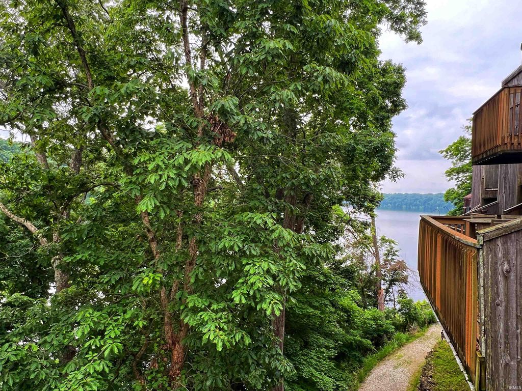 Photo of 9369 S Pointe LaSalles Drive, Bloomington, IN 47401 (MLS # 202614836)