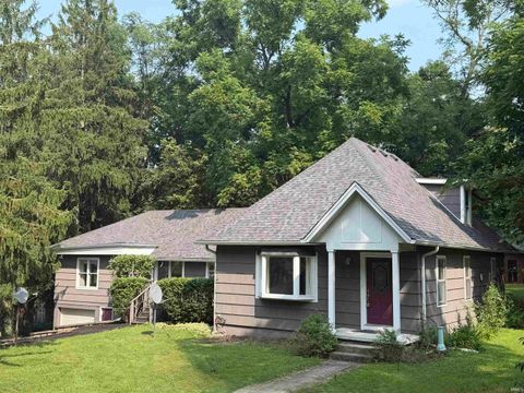 Photo of 519 Valley View Lane, Lafayette, IN 47905 (MLS # 202622992)