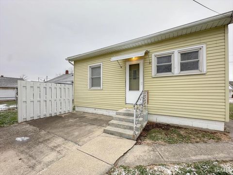 Tiny photo for 219 E GRANT Street, Greentown, IN 46936 (MLS # 202548662)