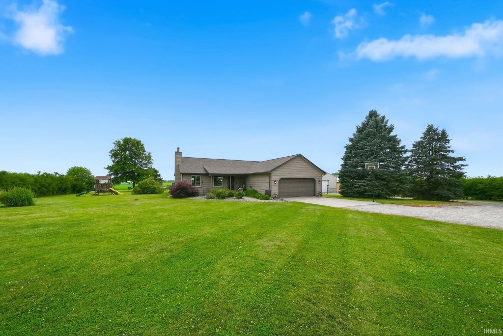 Photo of 4386 E 500 N, Columbia City, IN 46725 (MLS # 202626060)