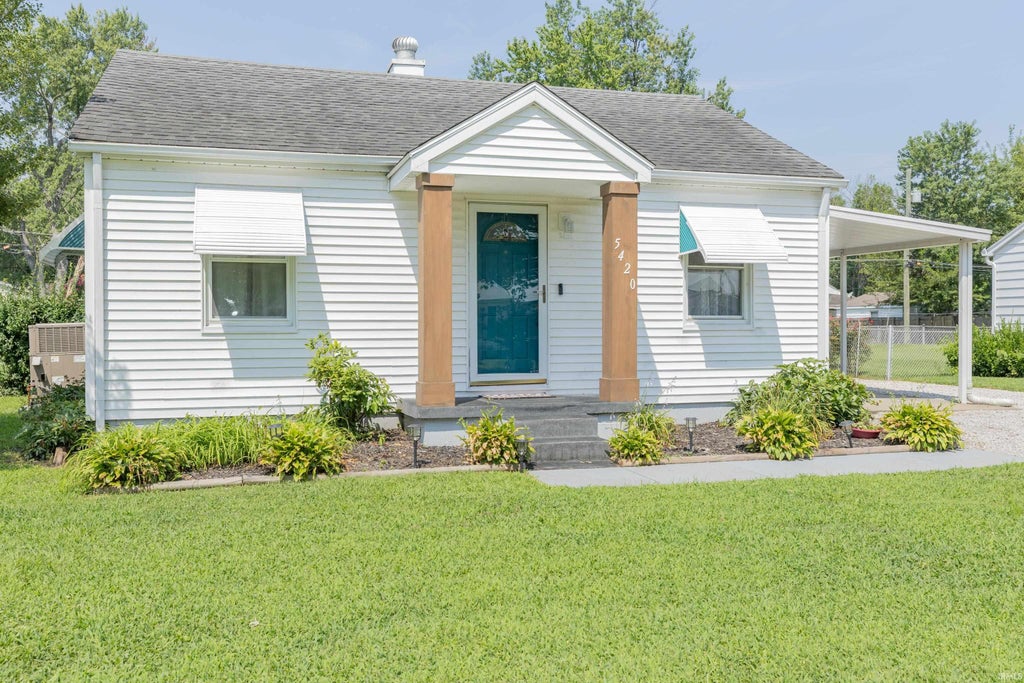 Photo of 5420 N Fares Avenue, Evansville, IN 47711 (MLS # 202630639)