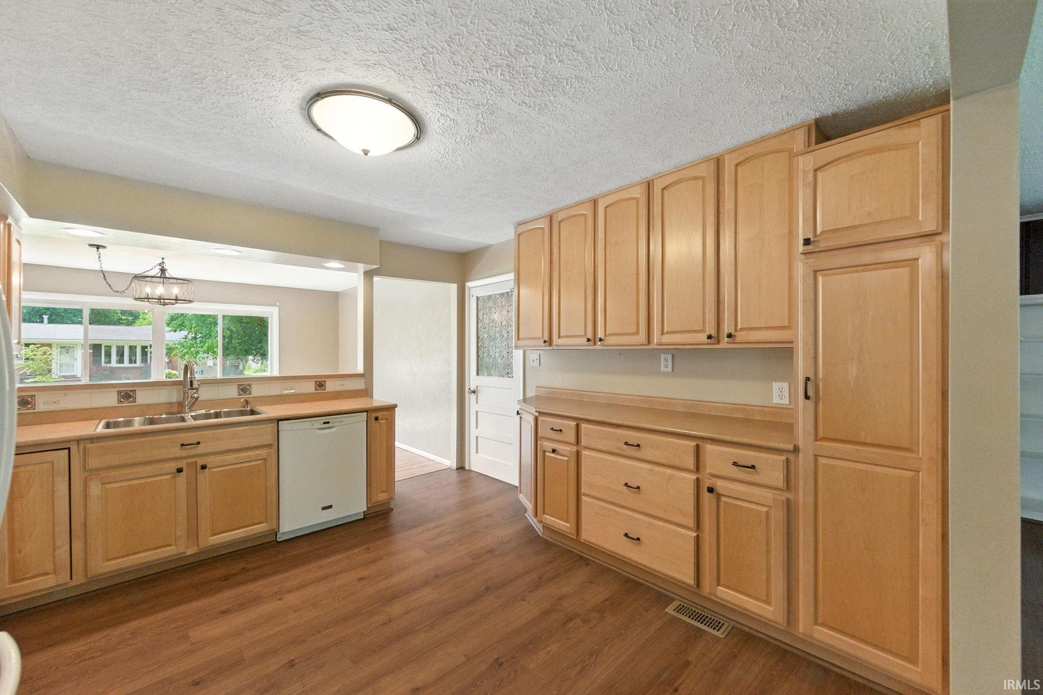 Lafayette, Indiana 47909, United States, 3 Bedrooms Bedrooms, ,2 BathroomsBathrooms,Residential,Active,177933