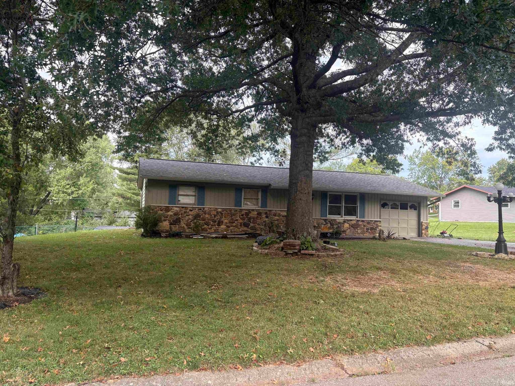 Photo of 4375 N Ridgewood Drive, Bloomington, IN 47404 (MLS # 202640569)