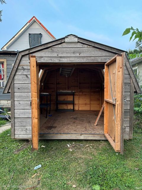 Tiny photo for 515 Courtland Avenue, Kokomo, IN 46901 (MLS # 202608400)