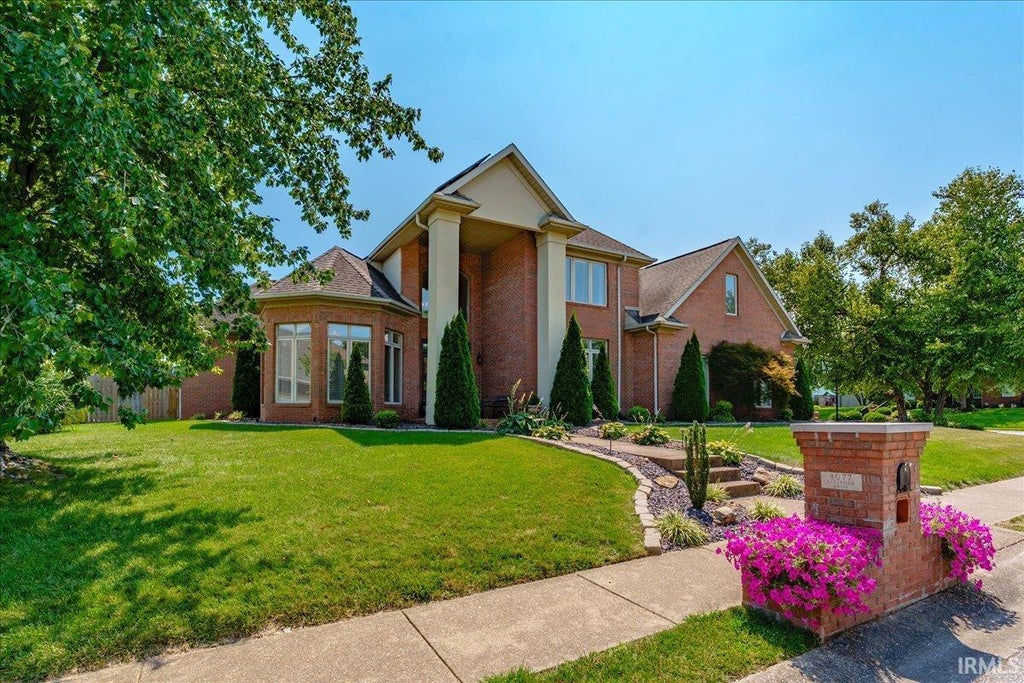 Photo of 8077 Clearview Drive, Newburgh, IN 47630 (MLS # 202632117)