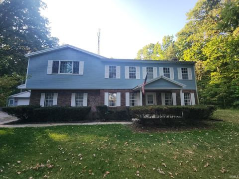 Photo of 915 W 150 N, Logansport, IN 46947 (MLS # 202537967)