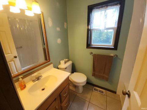 Tiny photo for 915 W 150 N, Logansport, IN 46947 (MLS # 202537967)