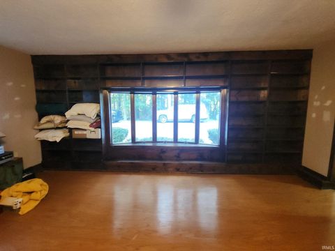 Tiny photo for 915 W 150 N, Logansport, IN 46947 (MLS # 202537967)